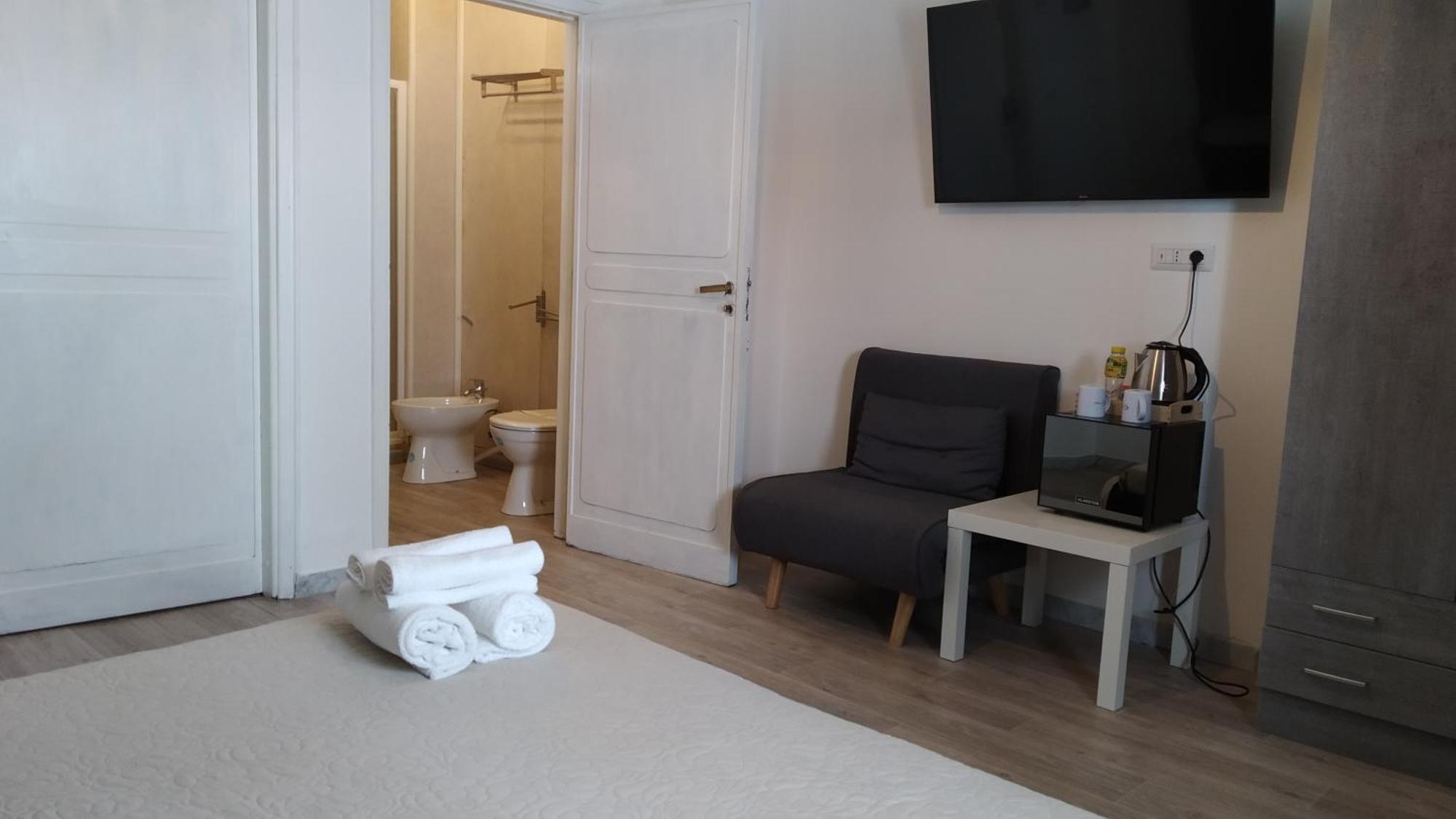 Cconforthotels R&B Gary House Бари Екстериор снимка